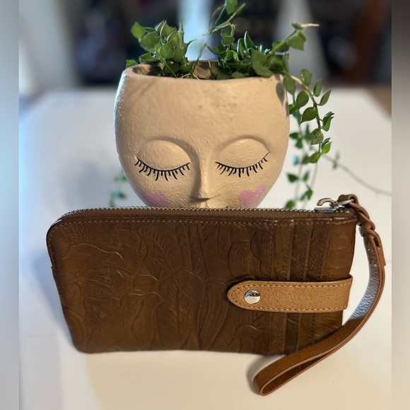 MARGOT Cognac Genuine Leather Card Case Wristlet Wallet Zipper Closure - Picture 7 of 12